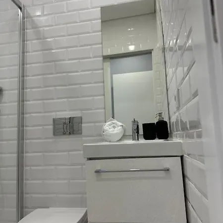 Duplex Com Jacuzzi Em Olival Basto * Lisbon