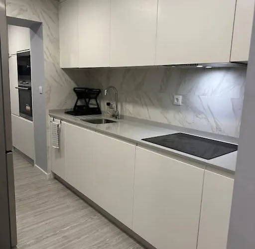 Duplex Com Jacuzzi Em Olival Basto Lägenhet *