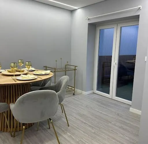 Appartement Duplex Com Jacuzzi Em Olival Basto *