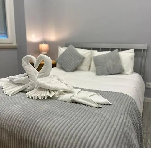 Daire Duplex Com Jacuzzi Em Olival Basto Lisboa