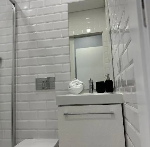 Duplex Com Jacuzzi Em Olival Basto * Lissabon