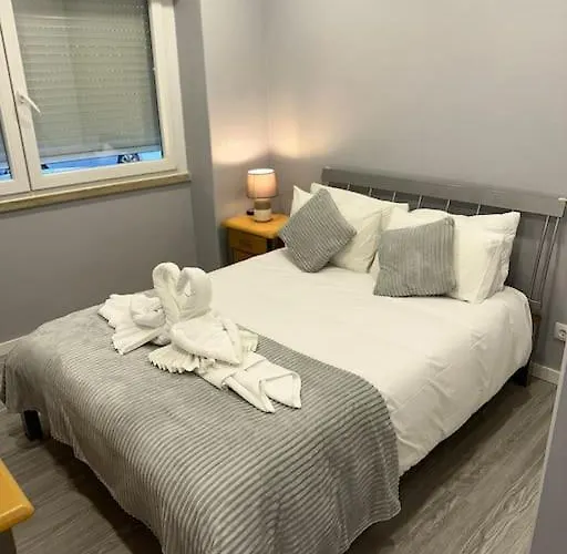 Duplex Com Jacuzzi Em Olival Basto Lägenhet