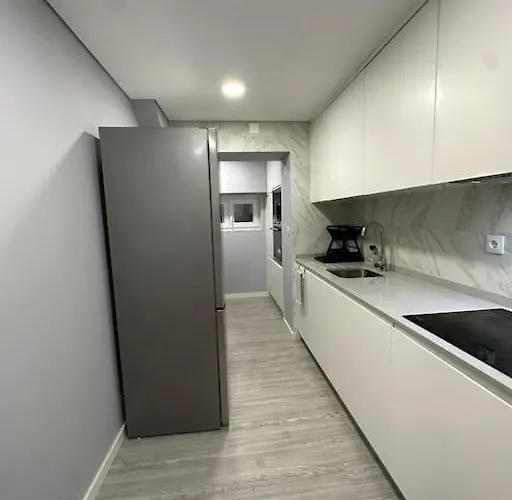 Duplex Com Jacuzzi Em Olival Basto Lägenhet *