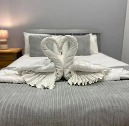 Appartement Duplex Com Jacuzzi Em Olival Basto *