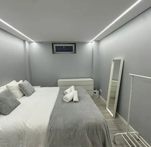 Lägenhet Duplex Com Jacuzzi Em Olival Basto Lisboa