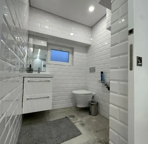 Duplex Com Jacuzzi Em Olival Basto Lisboa