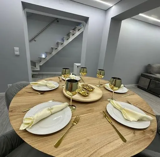 Duplex Com Jacuzzi Em Olival Basto *