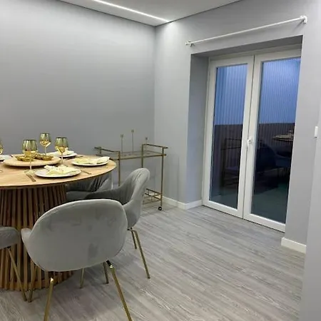 شقة Duplex Com Jacuzzi Em Olival Basto *
