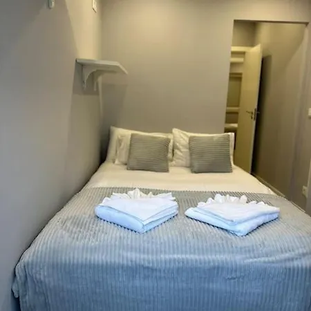شقة Duplex Com Jacuzzi Em Olival Basto *